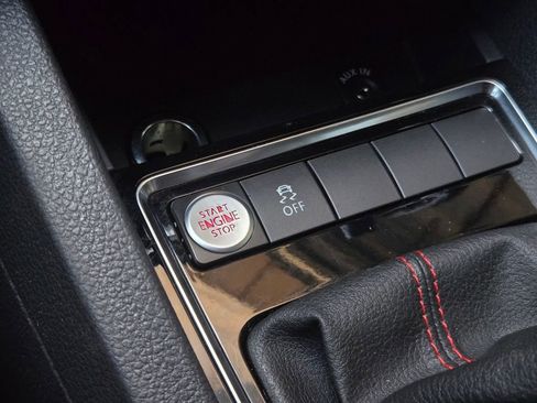 Used 2015 Volkswagen Jetta GLI SE FWD image 21