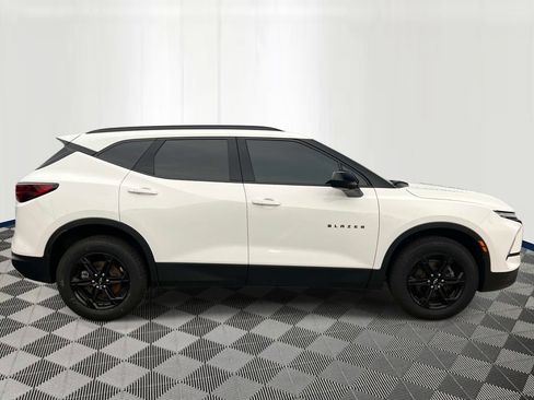Used 2023 Chevrolet Blazer LT w/ Convenience Package FWD image 6