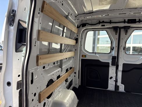 Used 2024 Ford Transit 250 Low Roof AWD w/ Exterior Upgrade Package image 18