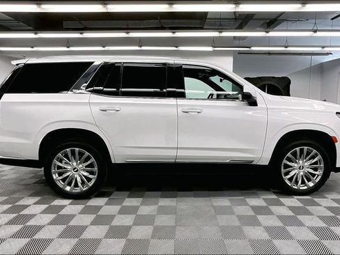 Used 2024 Cadillac Escalade Premium Luxury AWD/4WD image 15