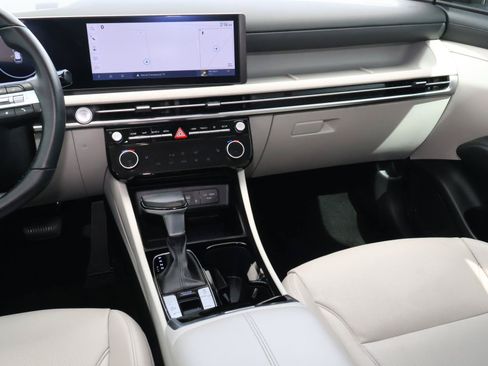 Used 2025 Hyundai Tucson SEL FWD image 11
