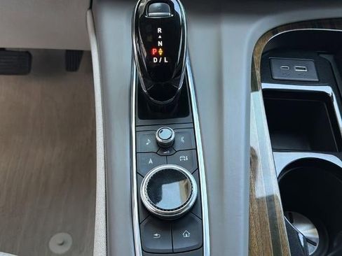 Used 2022 Cadillac Escalade Premium Luxury Platinum AWD/4WD image 36