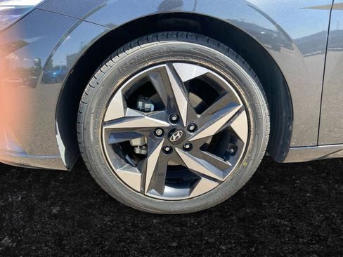 Used 2023 Hyundai Elantra Limited FWD image 21