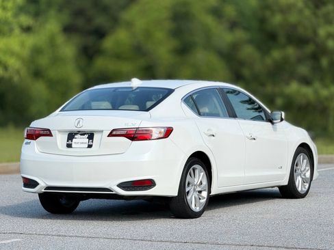 Used 2017 Acura ILX FWD image 12