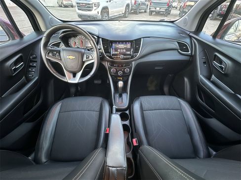 Used 2022 Chevrolet Trax LT w/ LT Convenience Package image 20