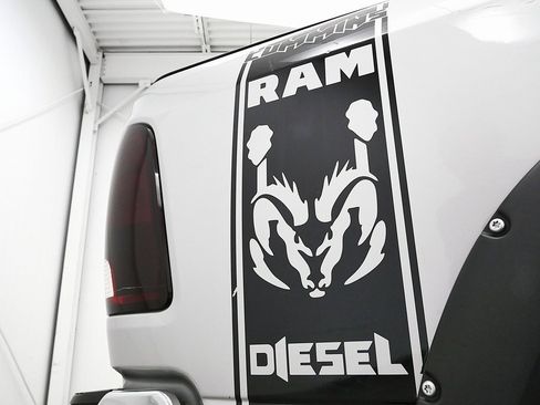 Used 2018 RAM 2500 SLT image 11