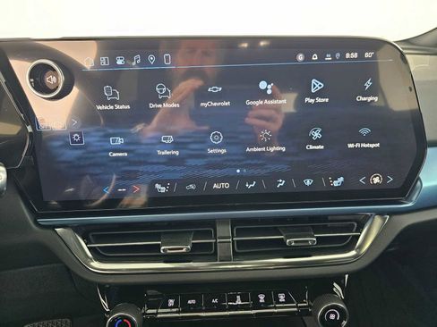 New 2026 Chevrolet Equinox EV LT image 24