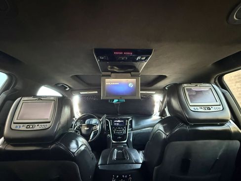 Used 2016 Cadillac Escalade Platinum RWD image 50