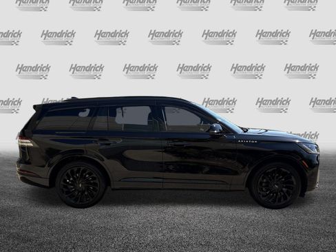 Used 2026 Lincoln Aviator Reserve AWD/4WD image 11