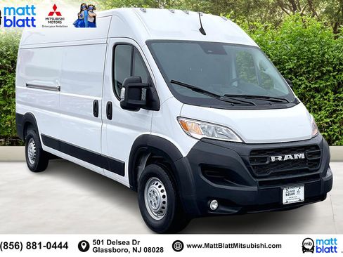 Used 2025 RAM ProMaster 2500 w/ Convenience Group image 2