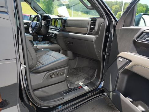 Certified 2025 Chevrolet Silverado 1500 ZR2 w/ Technology Package AWD/4WD image 33