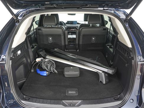 Certified 2024 MAZDA CX-90 Plug-In Hybrid w/ Preferred AWD/4WD image 11