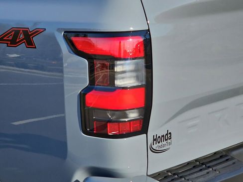 Used 2024 Nissan Frontier PRO-4X w/ Off-Road Protection Package image 32