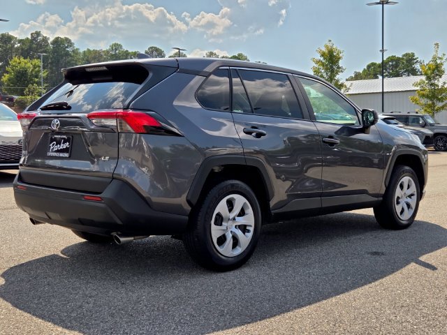Used 2024 Toyota RAV4 LE FWD image 5
