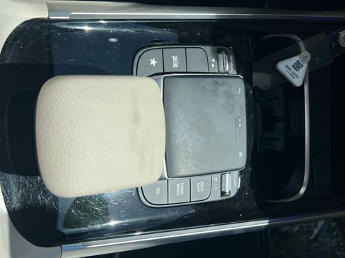 Used 2022 Mercedes-Benz GLB 250 image 29
