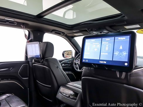 Used 2021 Cadillac Escalade ESV Sport w/ Driver Assist Tech Package AWD/4WD image 35