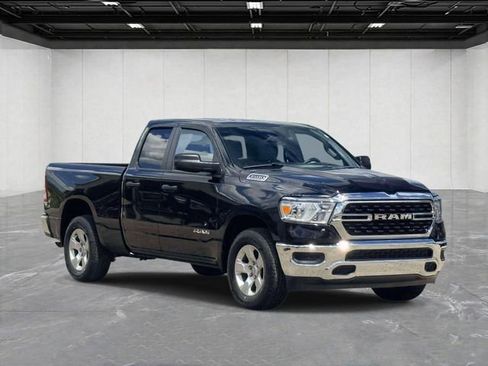 Used 2023 RAM 1500 Big Horn AWD/4WD image 3