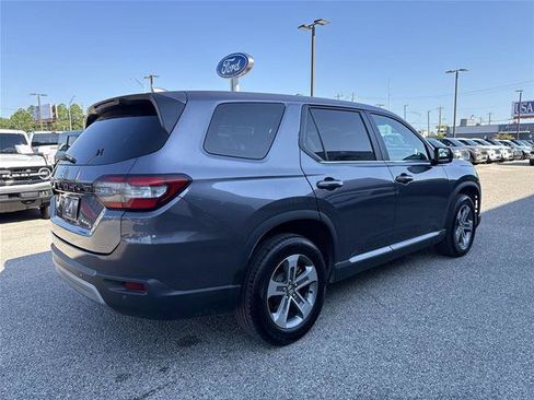 Used 2023 Honda Pilot EX-L image 3