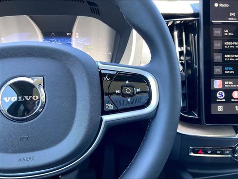 New 2026 Volvo XC60 T8 Plus w/ Climate Package AWD/4WD image 18