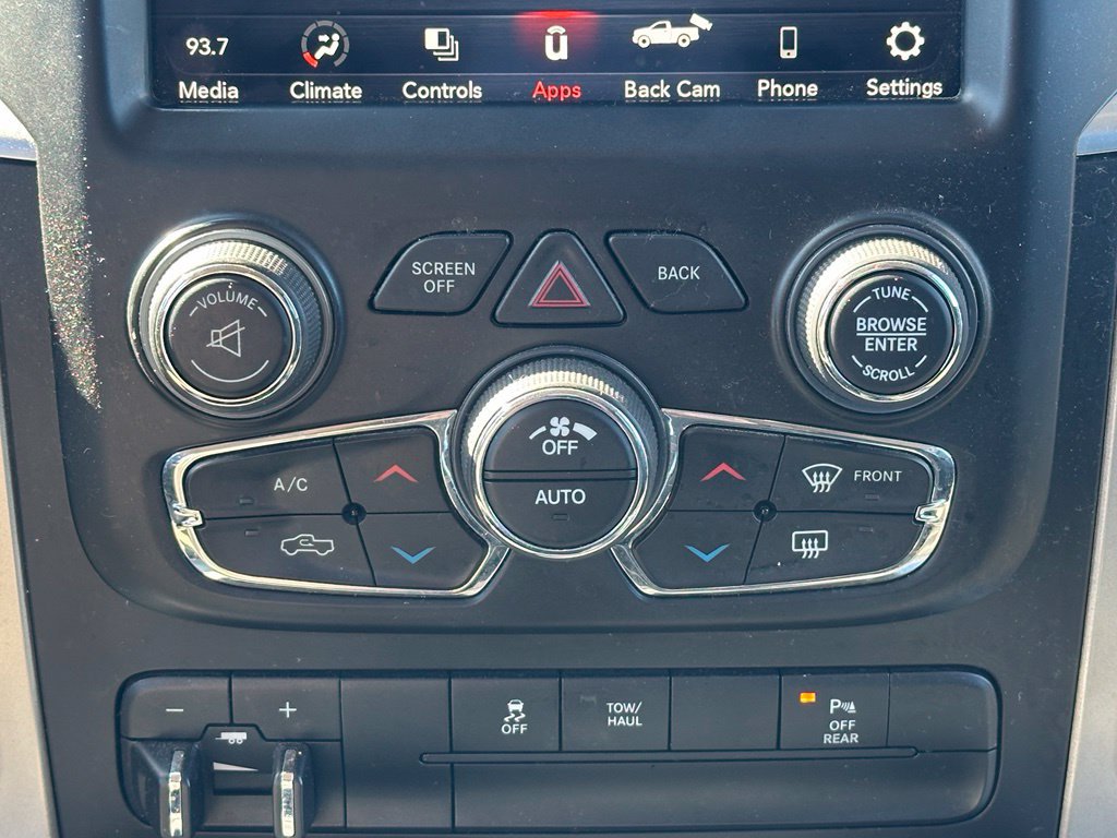 Used 2018 RAM 2500 SLT w/ Luxury Group AWD/4WD image 16