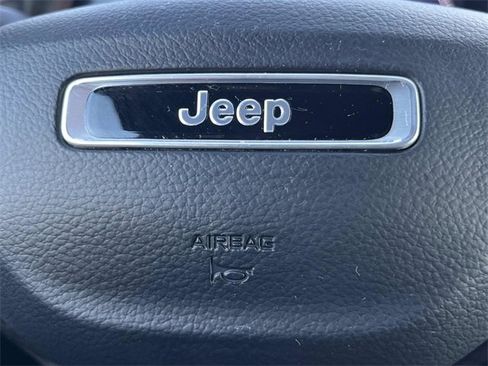 Used 2024 Jeep Grand Cherokee L Limited image 35