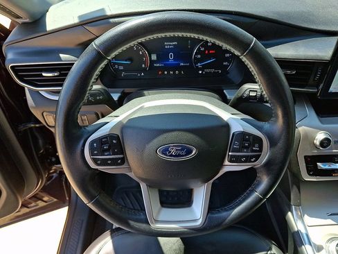 Used 2022 Ford Explorer XLT w/ Equipment Group 202A RWD image 19