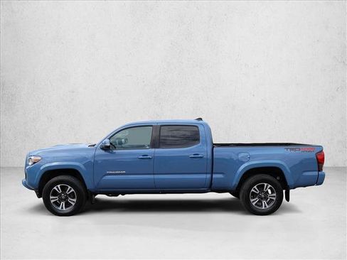 Used 2019 Toyota Tacoma TRD Sport w/ TRD Premium Sport Package AWD/4WD image 8