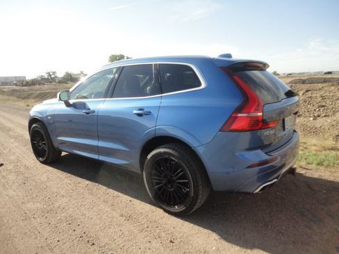 Used 2019 Volvo XC60 T8 R-Design w/ Advanced Package AWD/4WD image 3