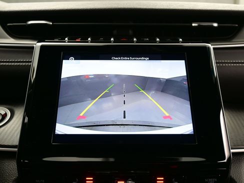 Used 2024 Jeep Grand Cherokee Altitude image 19