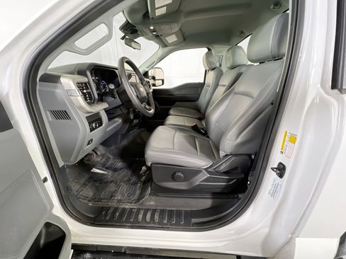 Used 2024 Ford F250 XL w/ Snow Plow Prep Package image 19