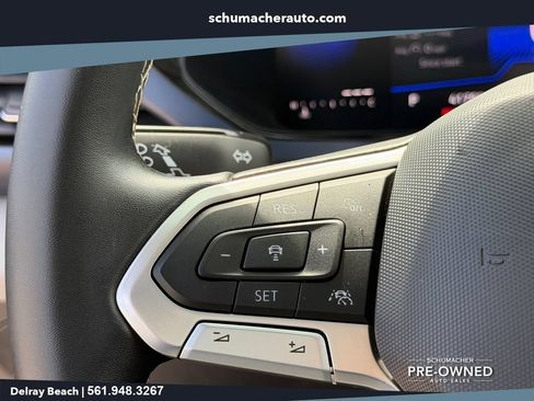 Used 2023 Volkswagen Taos SE w/ Panoramic Sunroof Package FWD image 26