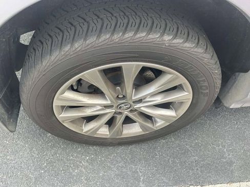 Used 2017 Toyota RAV4 Platinum image 13