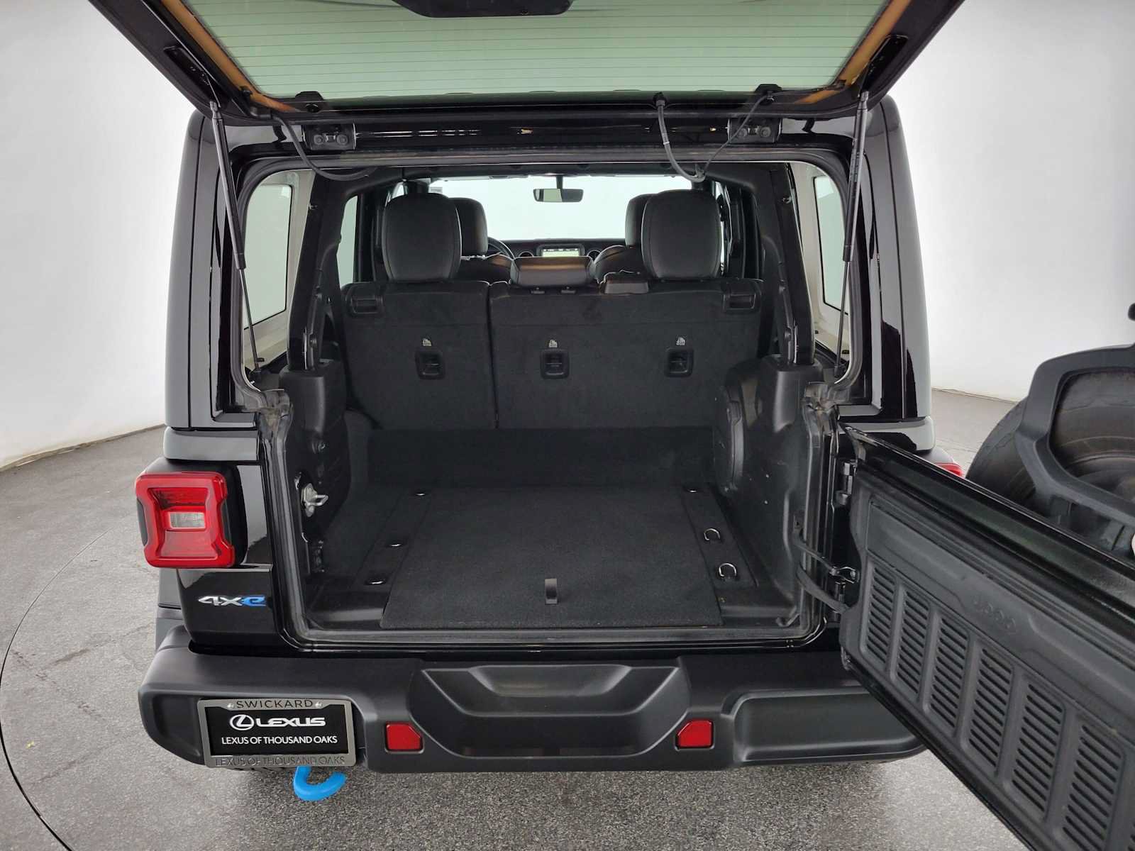 Used 2022 Jeep Wrangler Unlimited Sahara AWD/4WD image 14