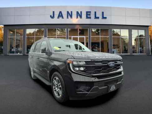 New 2026 Ford Expedition Active image 4