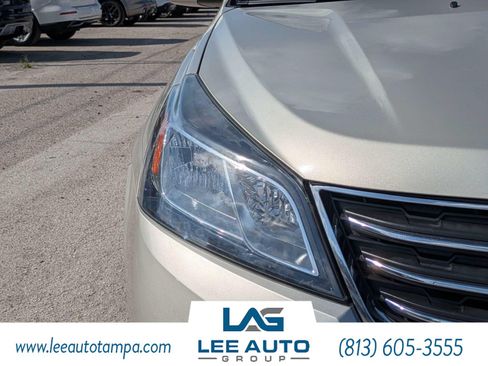 Used 2016 Chevrolet Traverse LT w/ Style and Technology Package FWD image 9