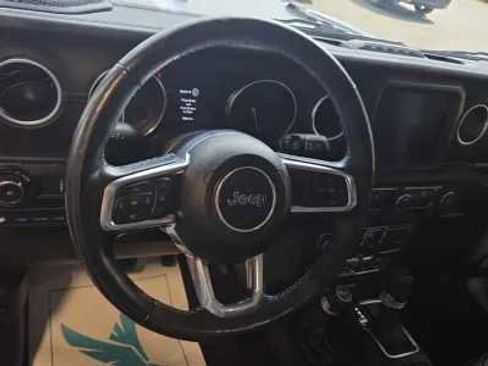 Used 2023 Jeep Wrangler Unlimited Rubicon 4xe w/ Cold Weather Group AWD/4WD image 4