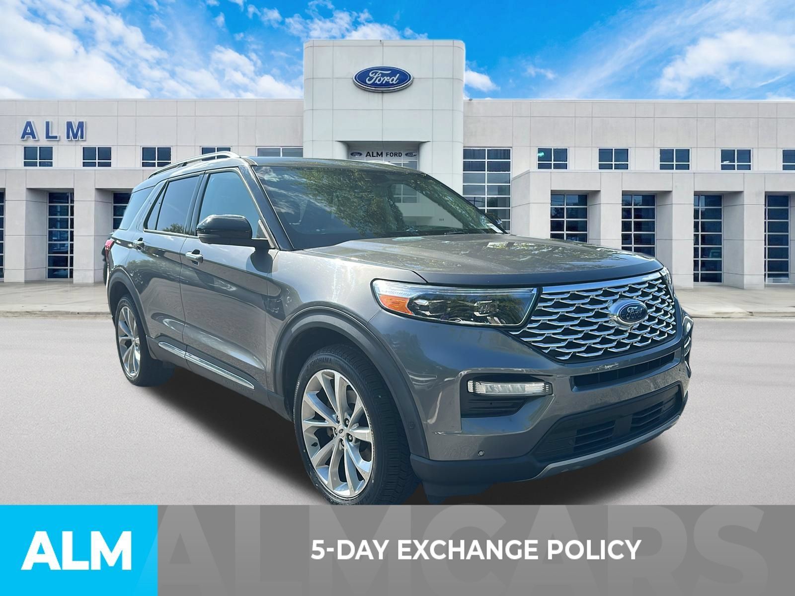 Used 2021 Ford Explorer Platinum w/ Equipment Group 601A AWD/4WD image 3