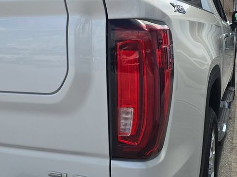 Certified 2022 GMC Sierra 1500 SLT w/ SLT Premium Package AWD/4WD image 8