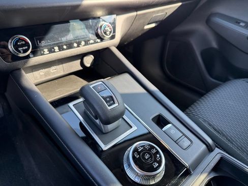 Used 2022 Mitsubishi Outlander ES AWD/4WD image 21