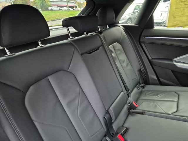 Used 2023 Audi Q3 2.0T Premium Plus w/ Premium Plus Package AWD/4WD image 34