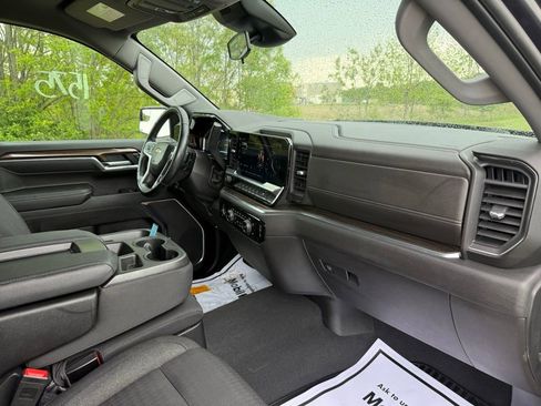Used 2023 Chevrolet Silverado 1500 LT AWD/4WD image 22