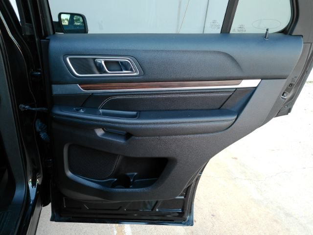Used 2016 Ford Explorer Limited w/ Equipment Group 303A AWD/4WD image 25