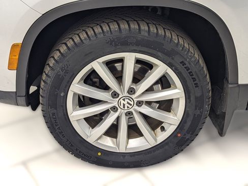 Used 2017 Volkswagen Tiguan Wolfsburg Edition image 9