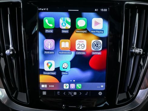 Certified 2025 Volvo V60 B5 Cross Country Plus image 17