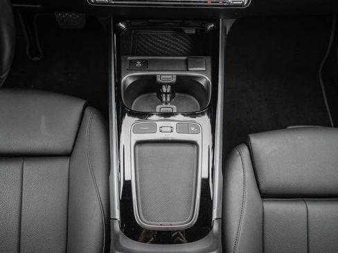Certified 2025 Mercedes-Benz GLB 250 image 23