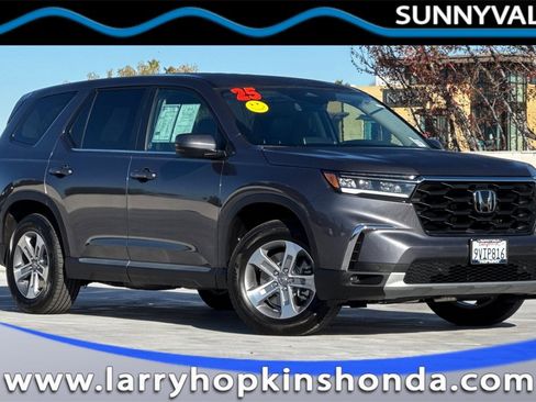Used 2025 Honda Pilot EX-L image 1