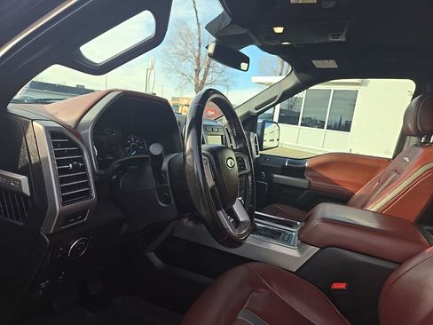 Used 2018 Ford F150 Platinum w/ Equipment Group 701A Luxury image 12