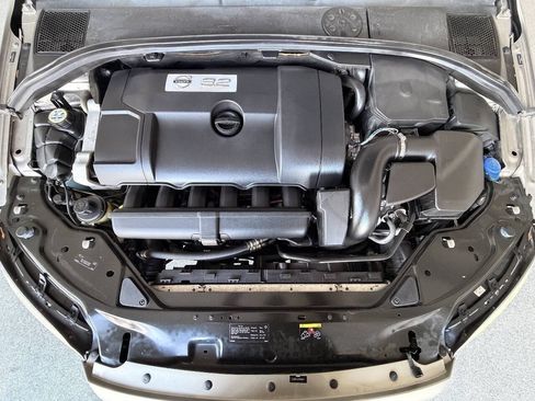 Used 2010 Volvo V70 FWD image 40