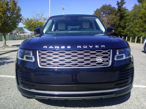 Used 2020 Land Rover Range Rover HSE image 18
