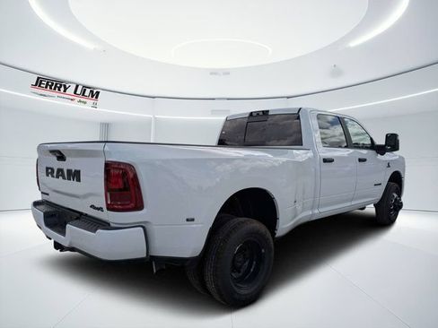 New 2026 RAM 3500 Big Horn AWD/4WD image 3
